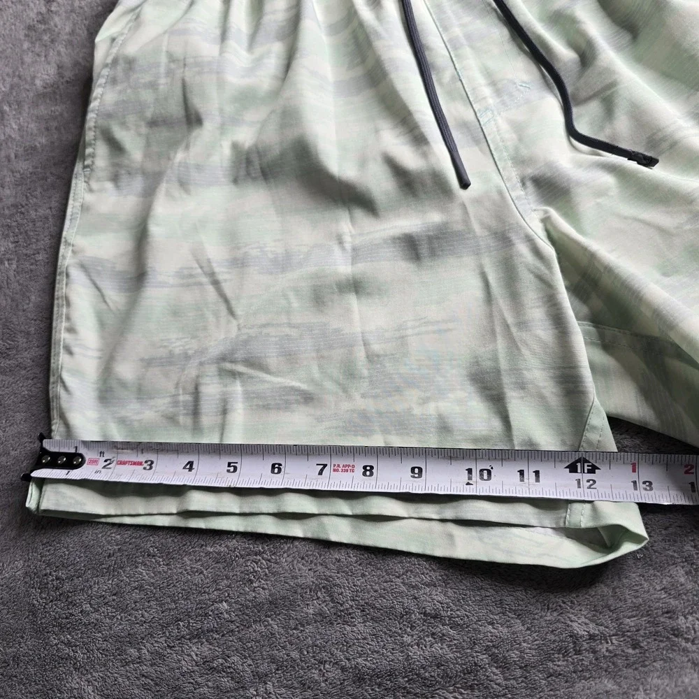 Aftco Strike Shorts Mens Large Mint Shoreline Camo Swim Lined 5.5